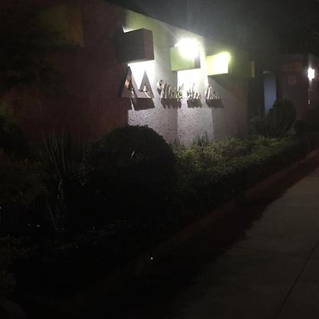 Motel Los Altos Tlaquepaque Exterior photo